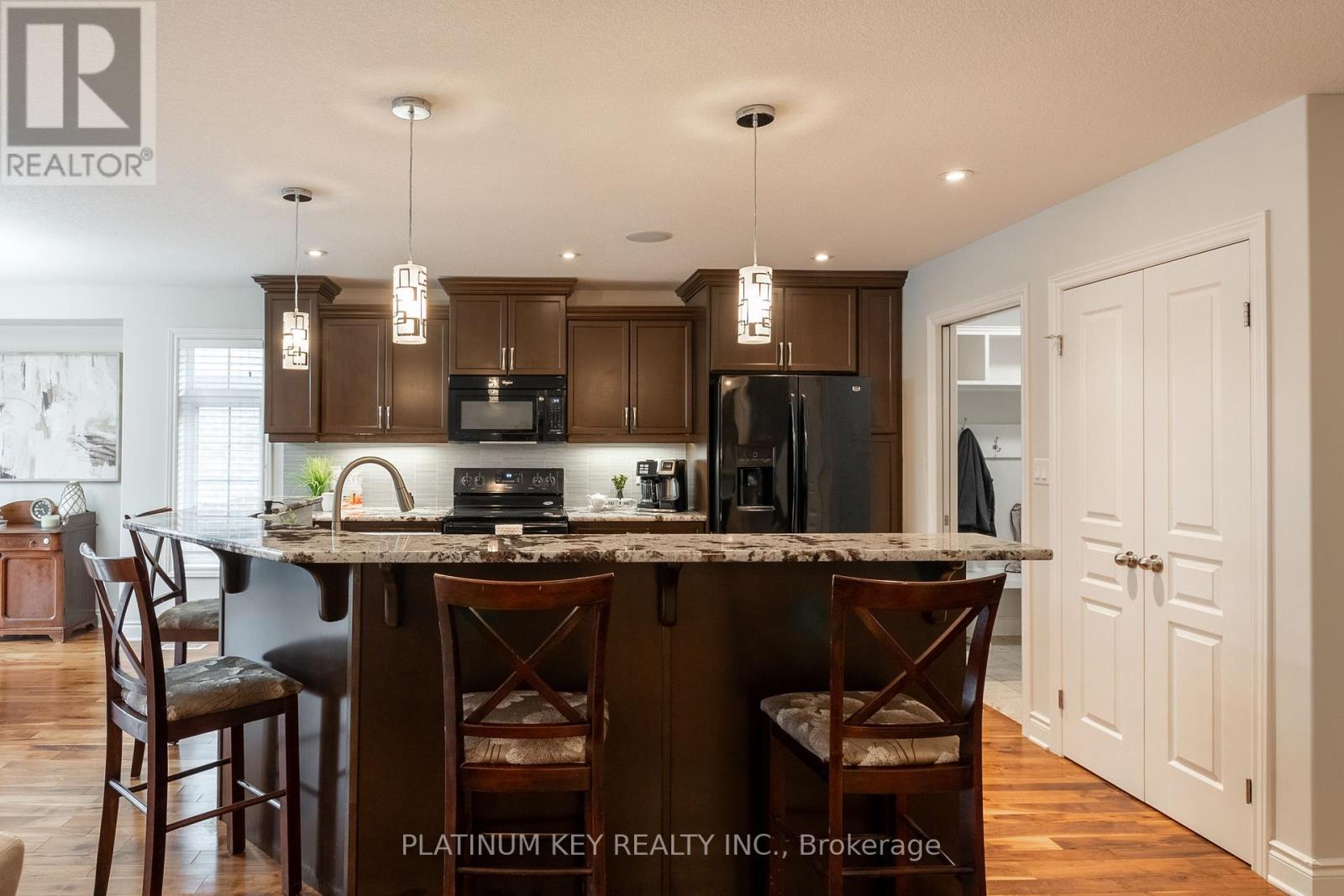 436 Macdonald Street, Strathroy-Caradoc, Ontario  N7G 0B2 - Photo 7 - X12066164