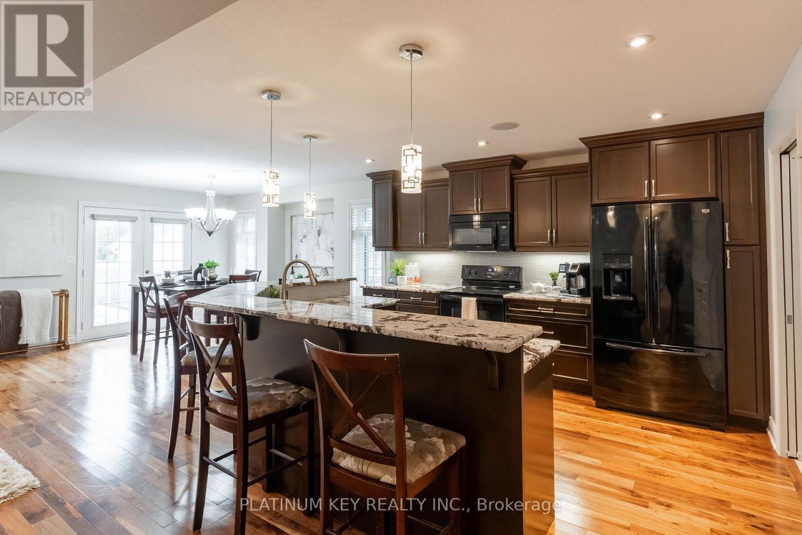 436 Macdonald Street, Strathroy-Caradoc, Ontario  N7G 0B2 - Photo 8 - X12066164