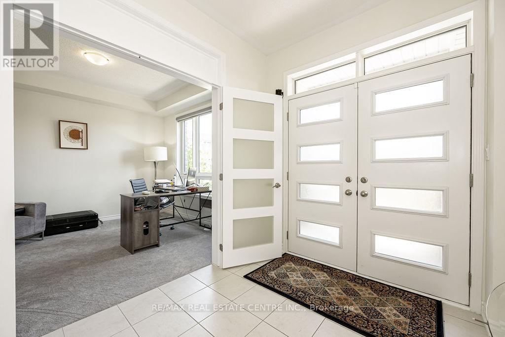 Property at 33 - 33 SUMMER WIND LANE image 2