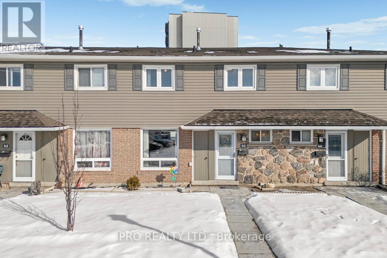 44 Village Court, Brampton, Ontario  L6W 1A6 - Photo 23 - W12065501