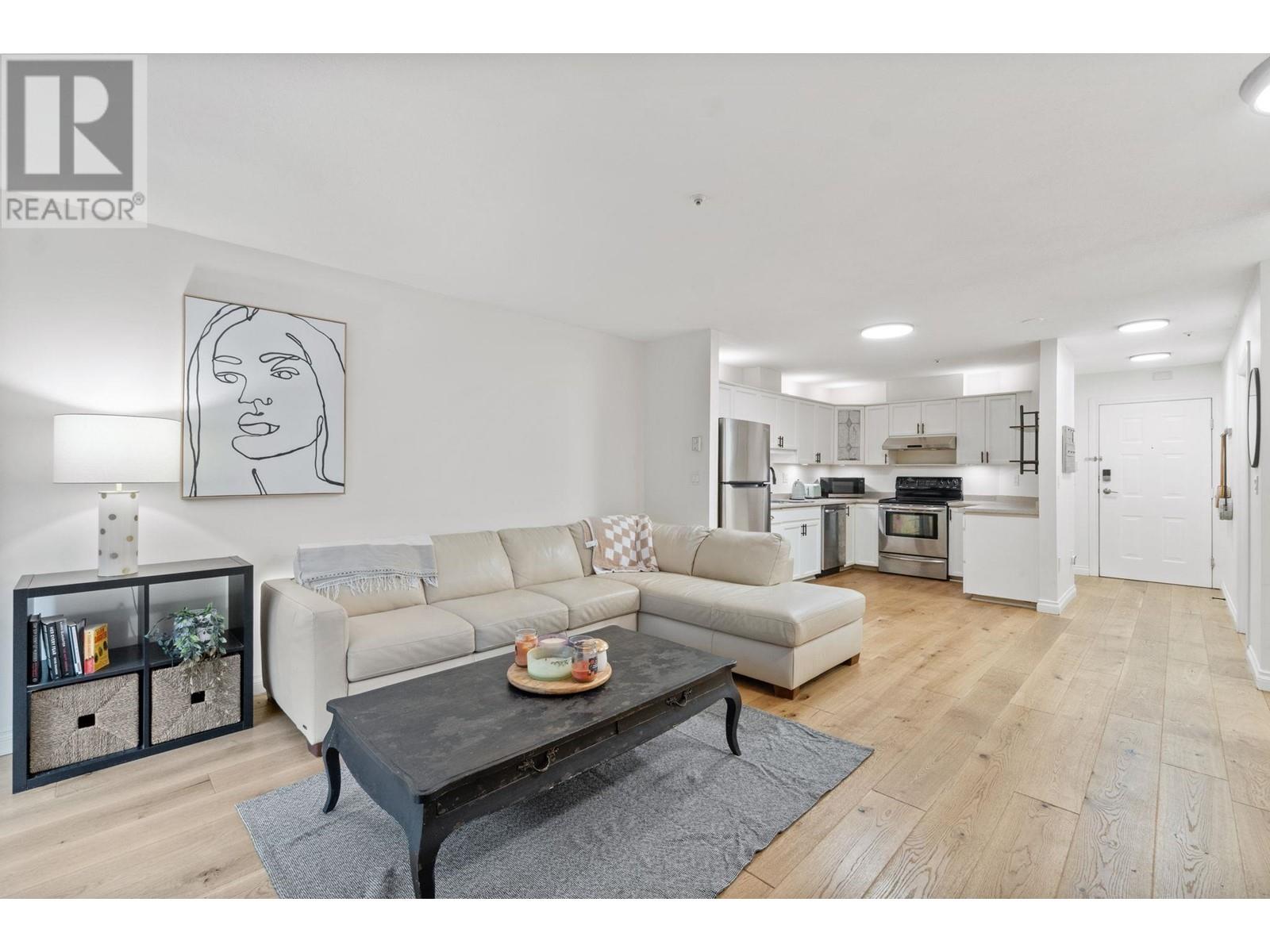 204 48 Richmond Street, New Westminster, British Columbia  V3L 5P4 - Photo 3 - R2983927