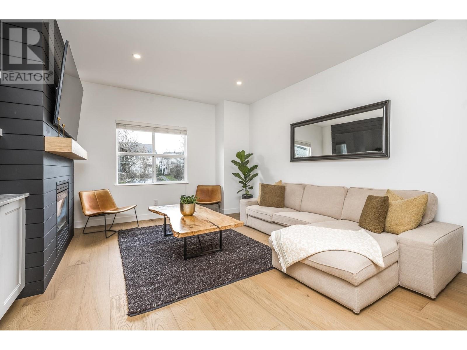 143 1055 Riverwood Gate, Port Coquitlam, British Columbia  V3B 8C3 - Photo 3 - R2986632