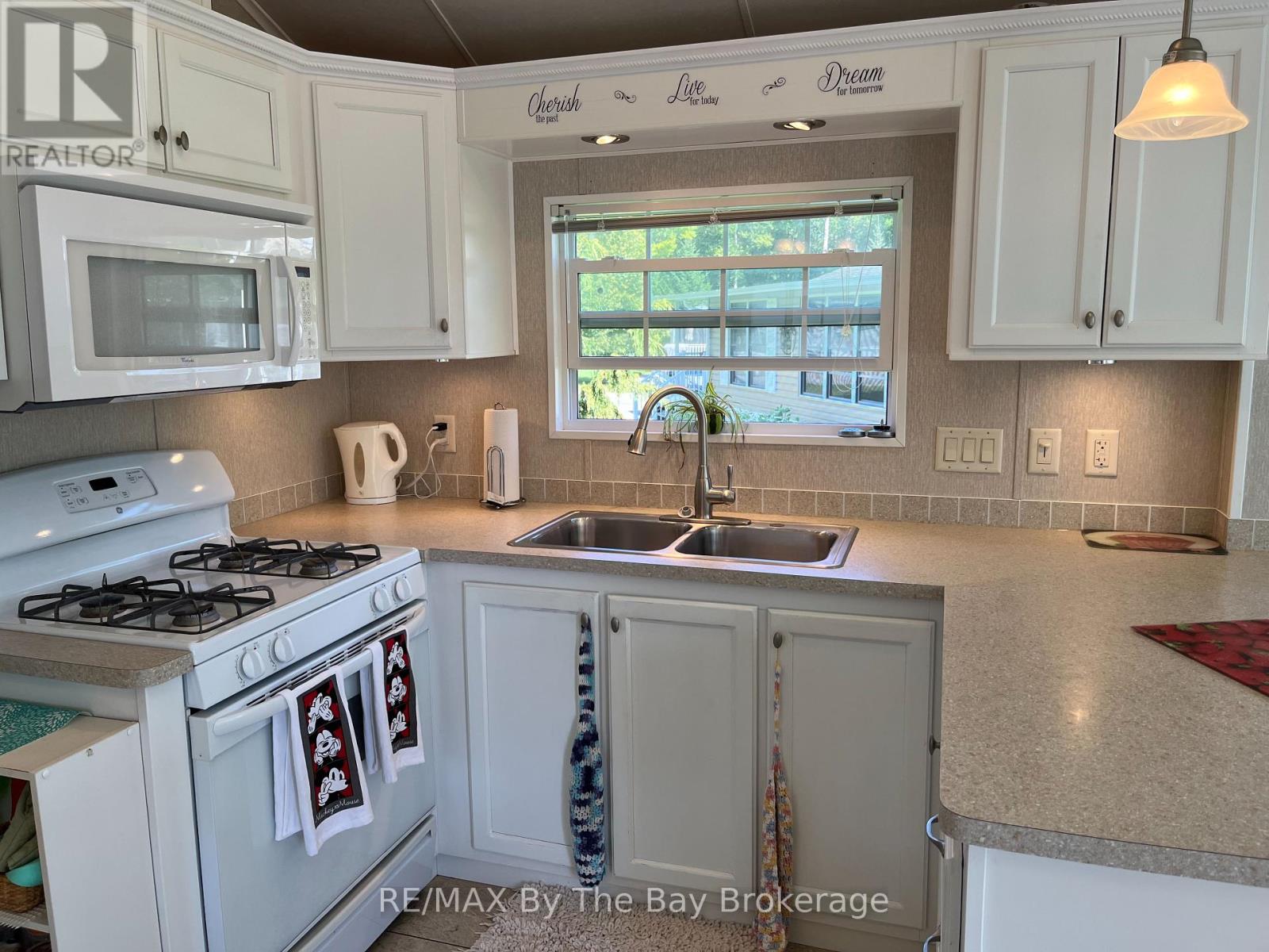 15 Kenora Trail, Wasaga Beach, Ontario  L9Z 1X7 - Photo 12 - S12066184