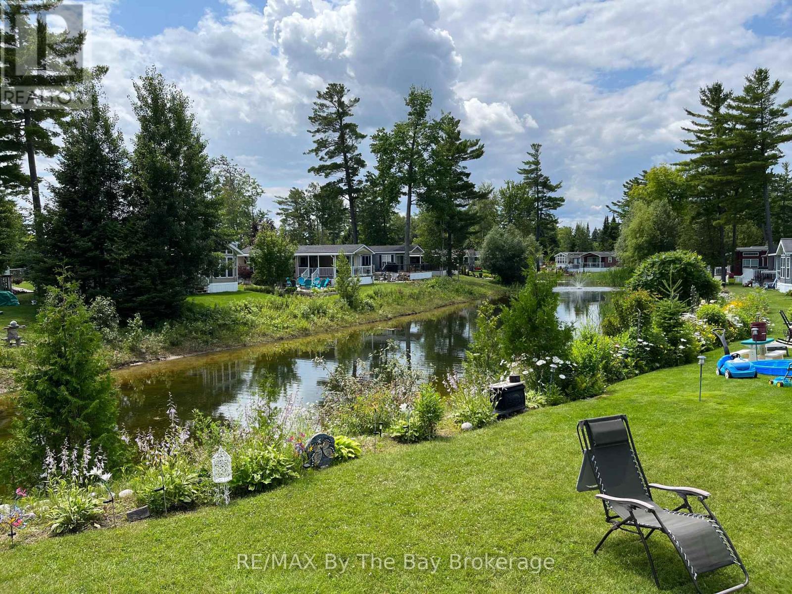 15 Kenora Trail, Wasaga Beach, Ontario  L9Z 1X7 - Photo 2 - S12066184