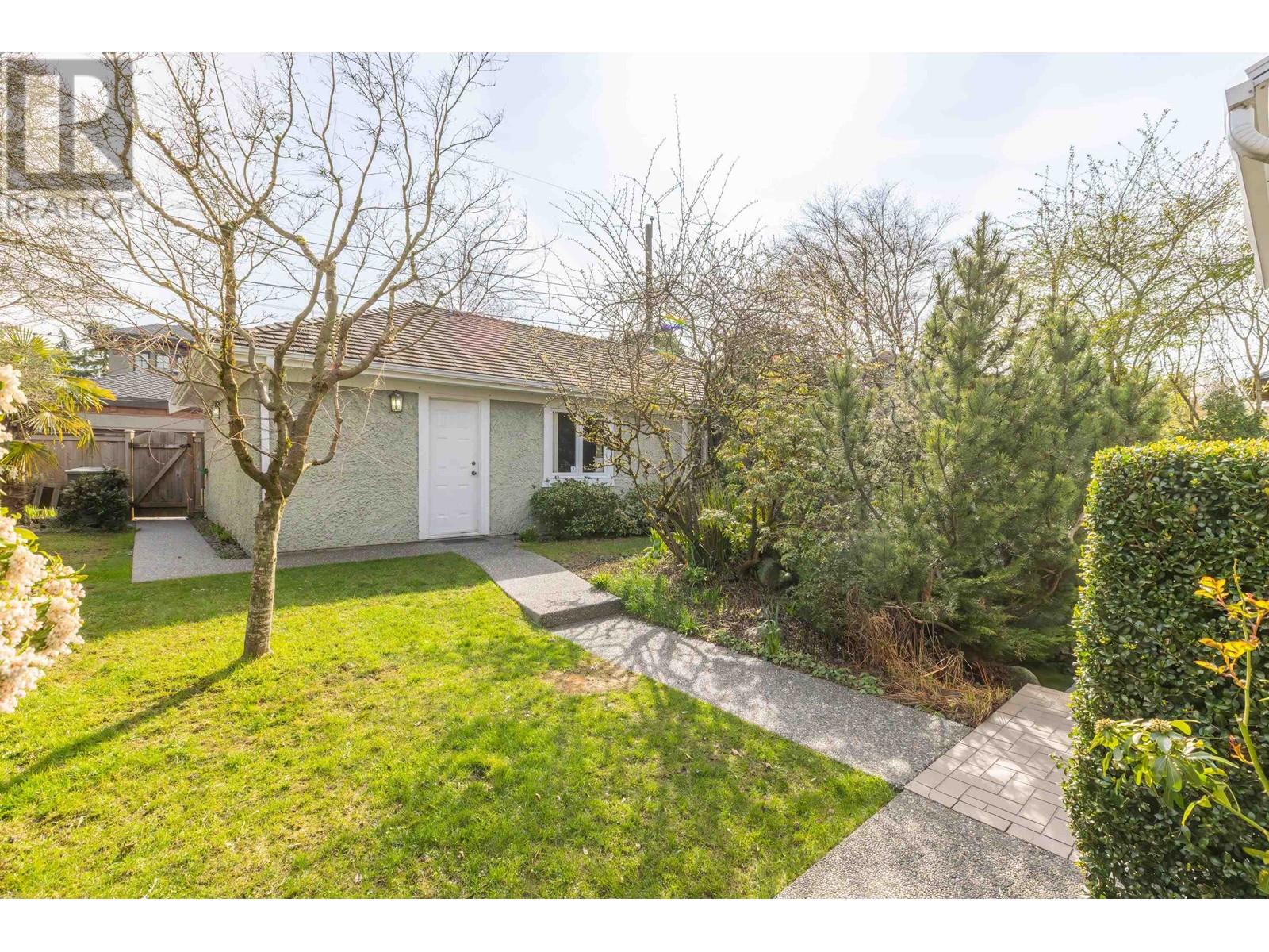 2588 W 34th Avenue, Vancouver, British Columbia  V6N 2J2 - Photo 12 - R2986637