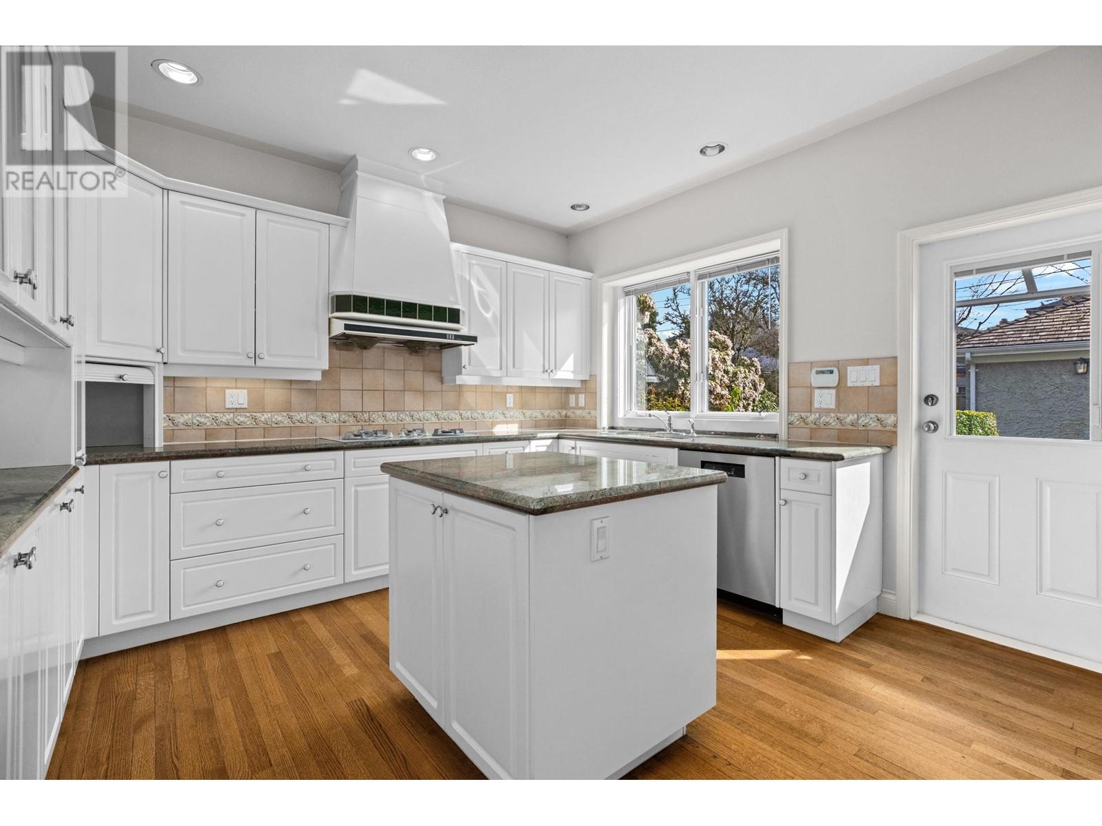 2588 W 34th Avenue, Vancouver, British Columbia  V6N 2J2 - Photo 7 - R2986637