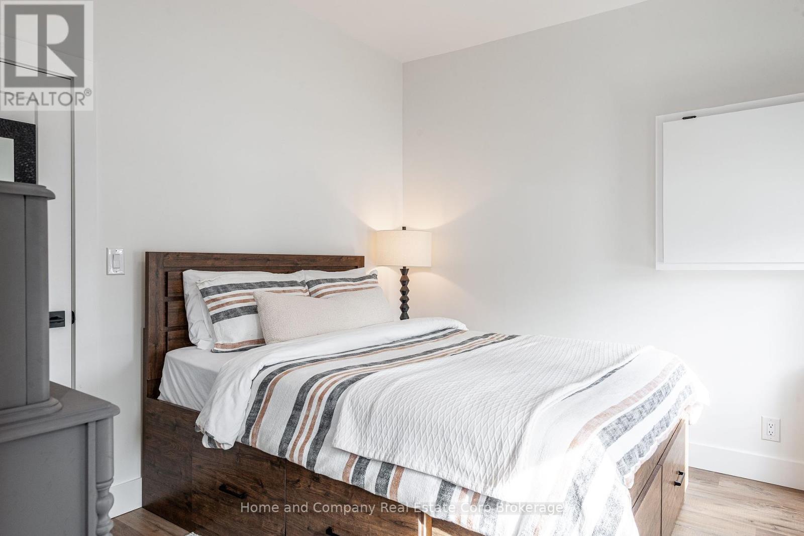 128 Bay Street, Stratford, Ontario  N5A 4K9 - Photo 8 - X12066153