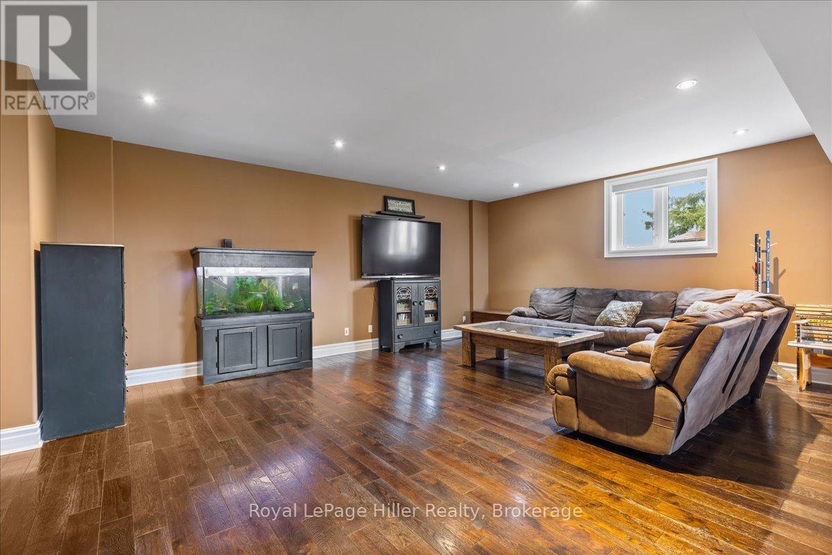 75 Thames Road E, St. Marys, Ontario  N4X 1C4 - Photo 24 - X12066196