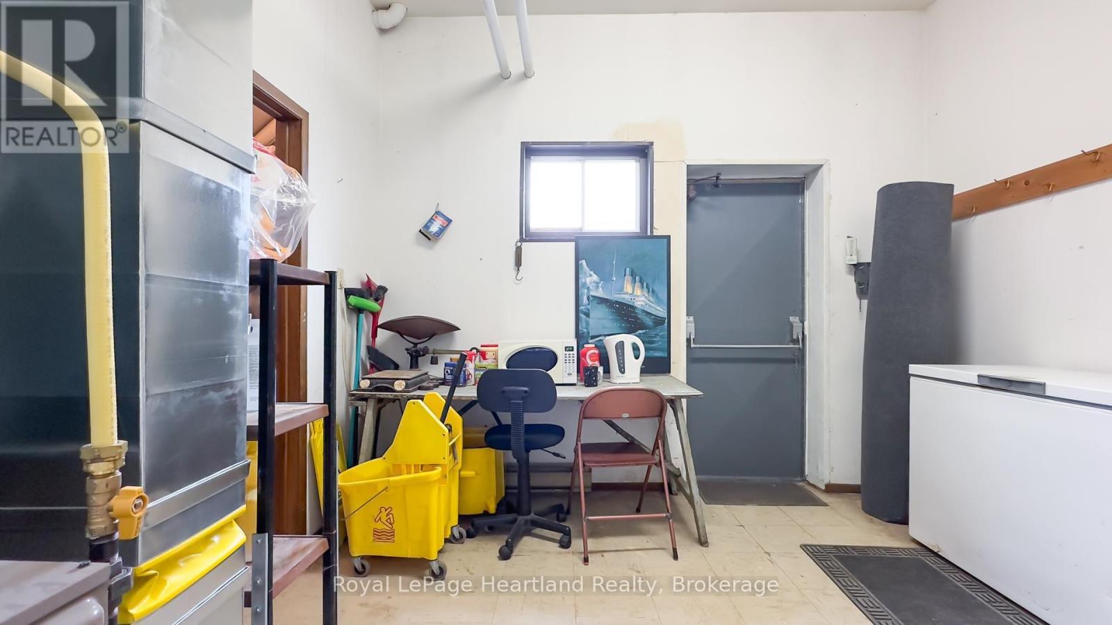 262 Bayfield Road, Central Huron, Ontario  N0M 1L0 - Photo 19 - X12066233