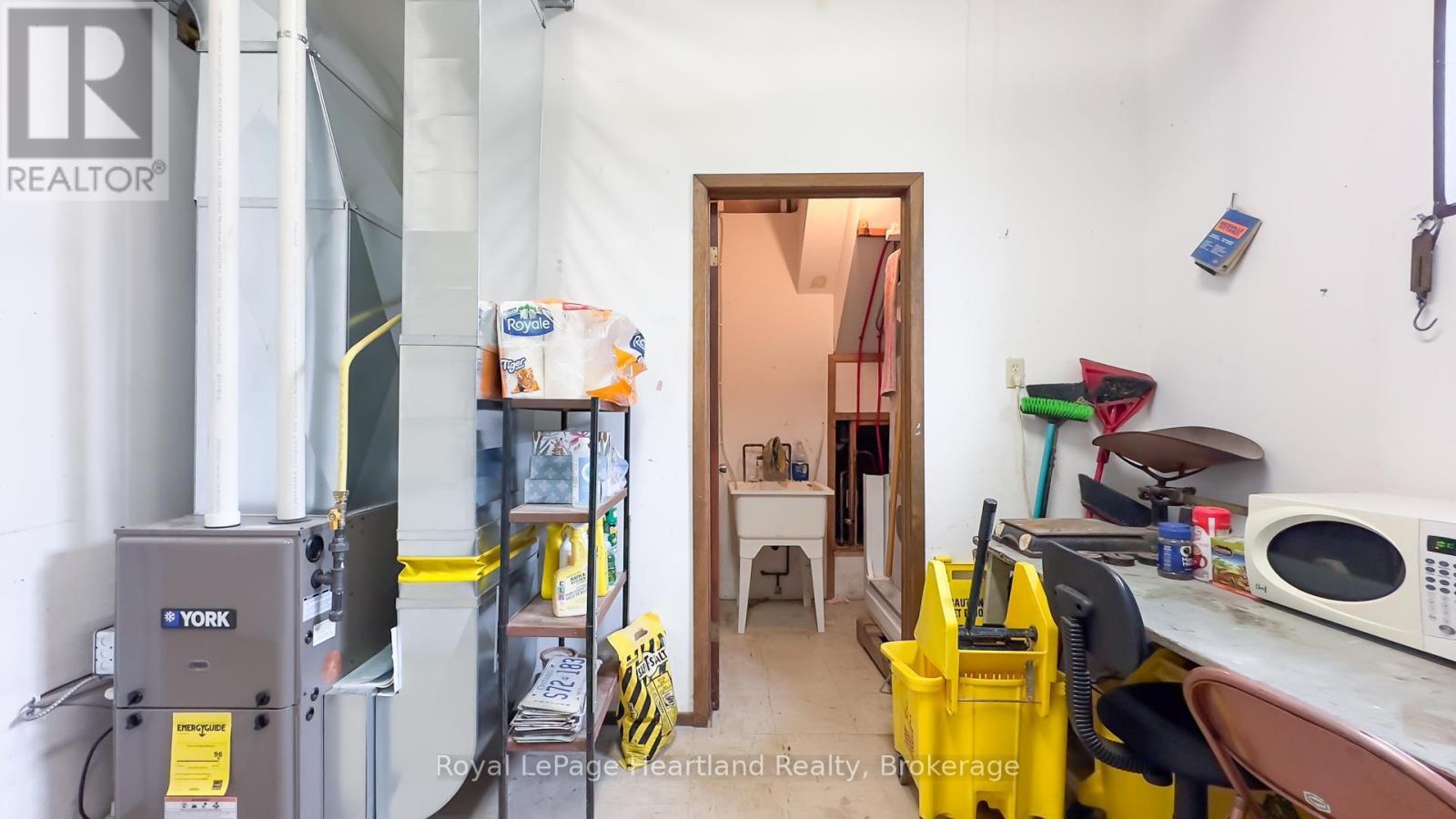 262 Bayfield Road, Central Huron, Ontario  N0M 1L0 - Photo 20 - X12066233