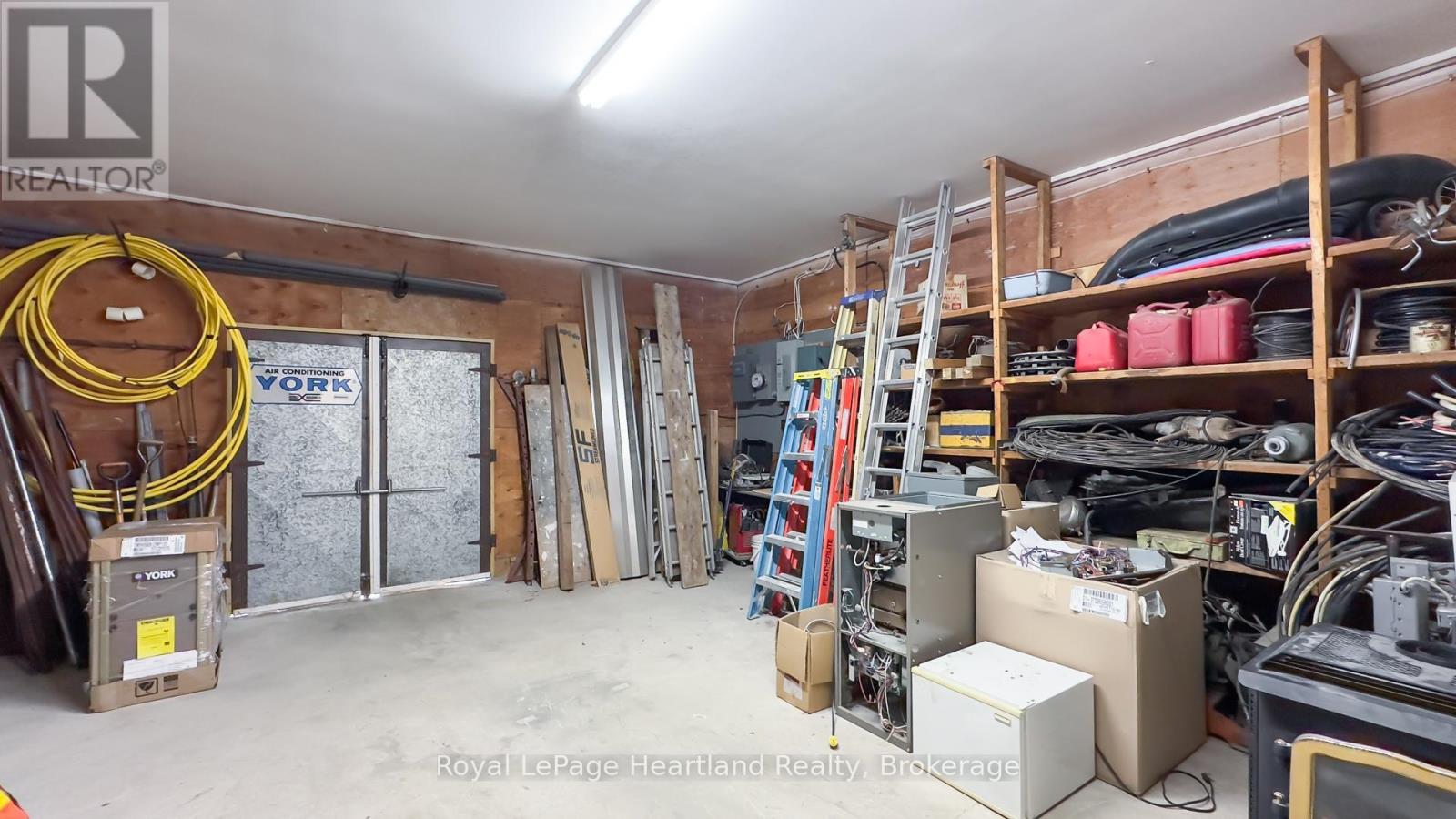 262 Bayfield Road, Central Huron, Ontario  N0M 1L0 - Photo 25 - X12066233