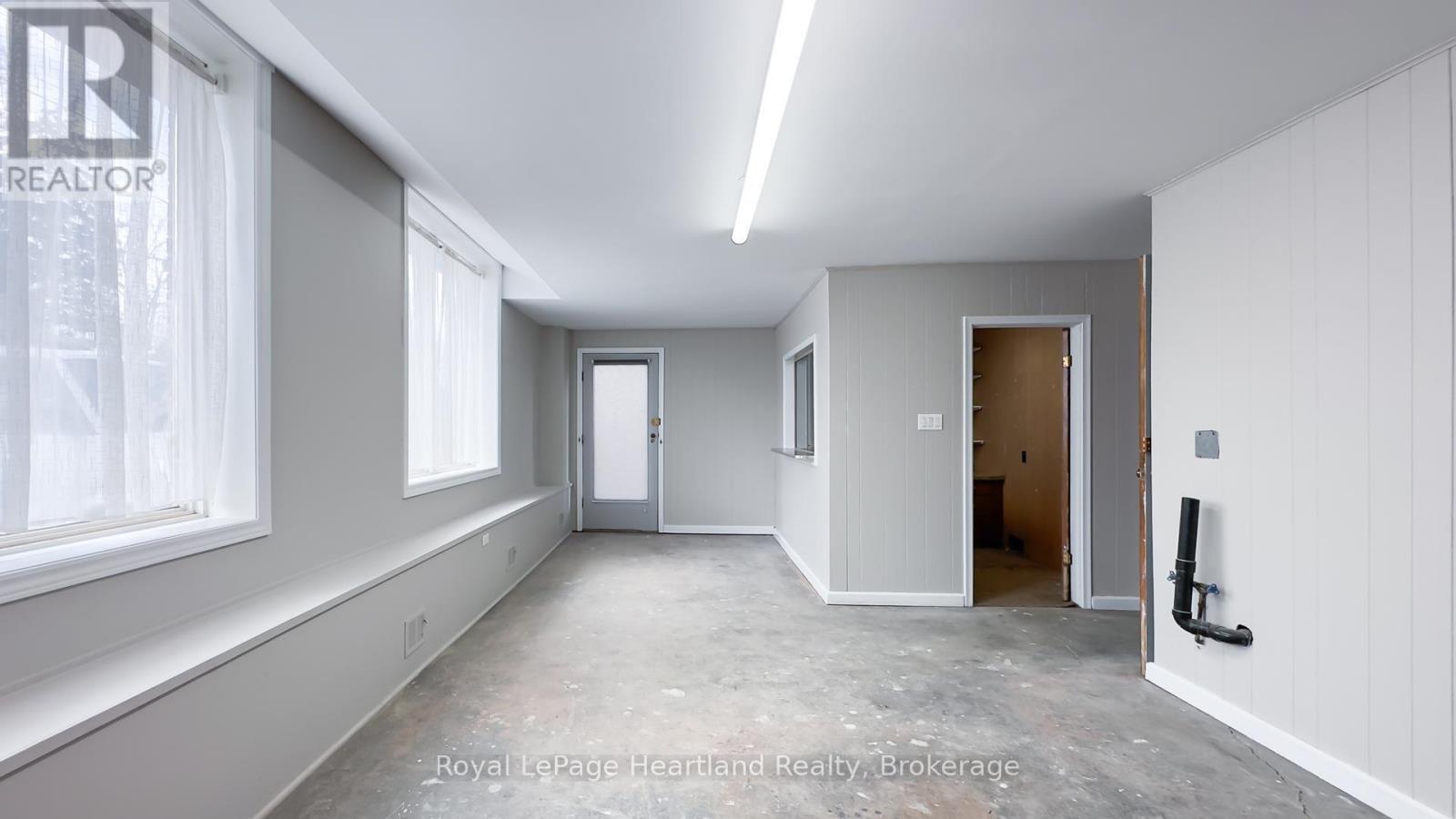 262 Bayfield Road, Central Huron, Ontario  N0M 1L0 - Photo 37 - X12066233