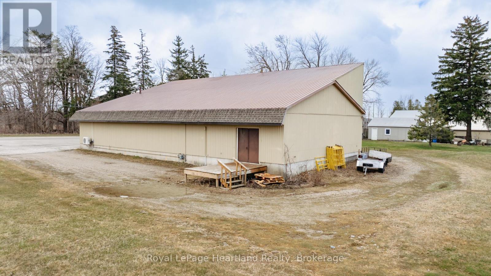 262 Bayfield Road, Central Huron, Ontario  N0M 1L0 - Photo 46 - X12066233