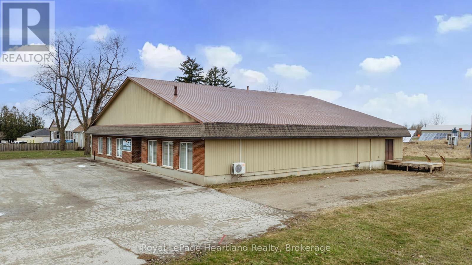 262 Bayfield Road, Central Huron, Ontario  N0M 1L0 - Photo 47 - X12066233