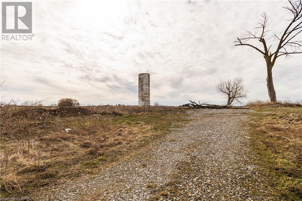 243 No 6 School Road, Brantford, Ontario  N3T 5L9 - Photo 8 - 40709700