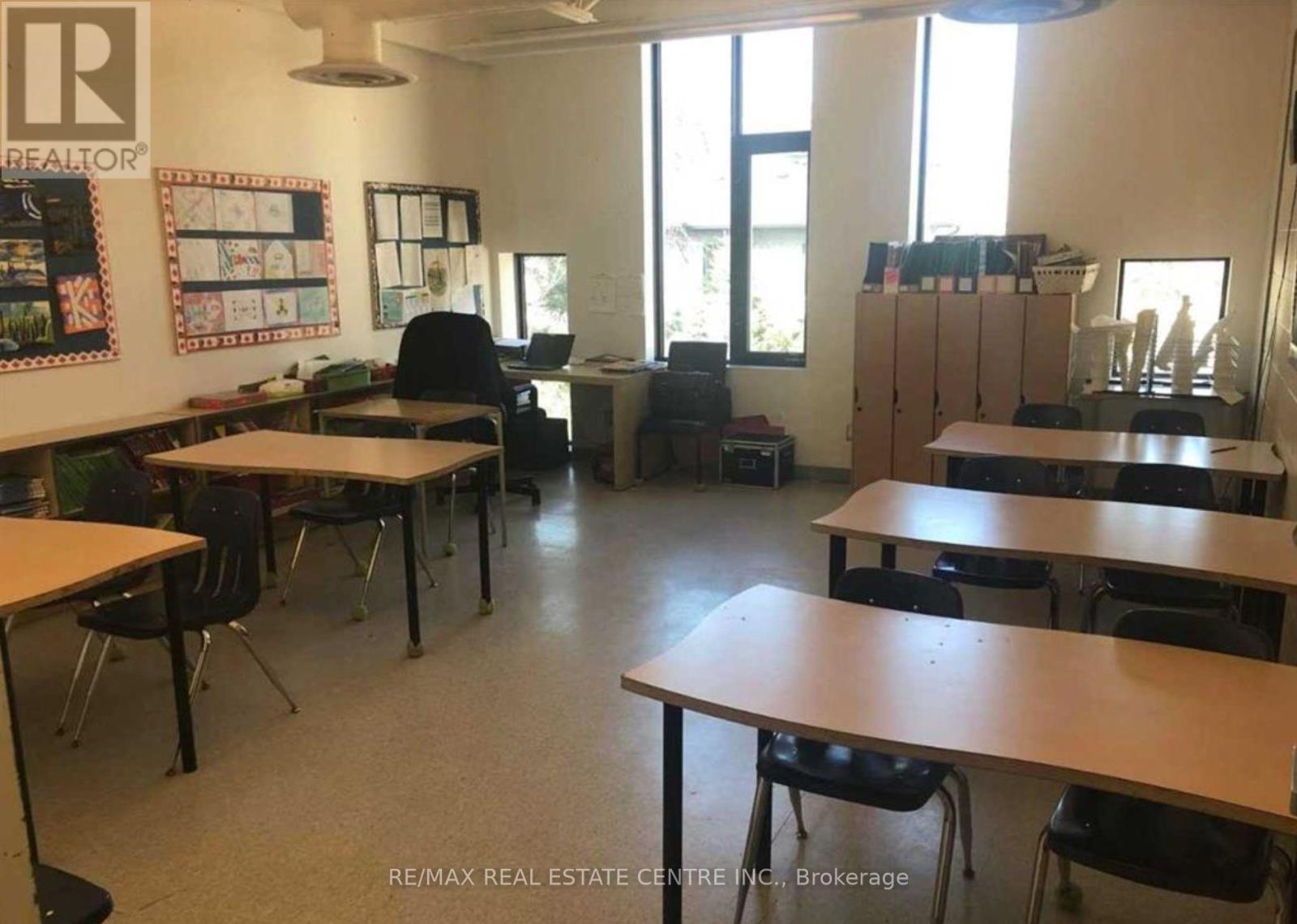 208&211 - 2454 Bayview Avenue, Toronto, Ontario  M2L 1A6 - Photo 3 - C8476796