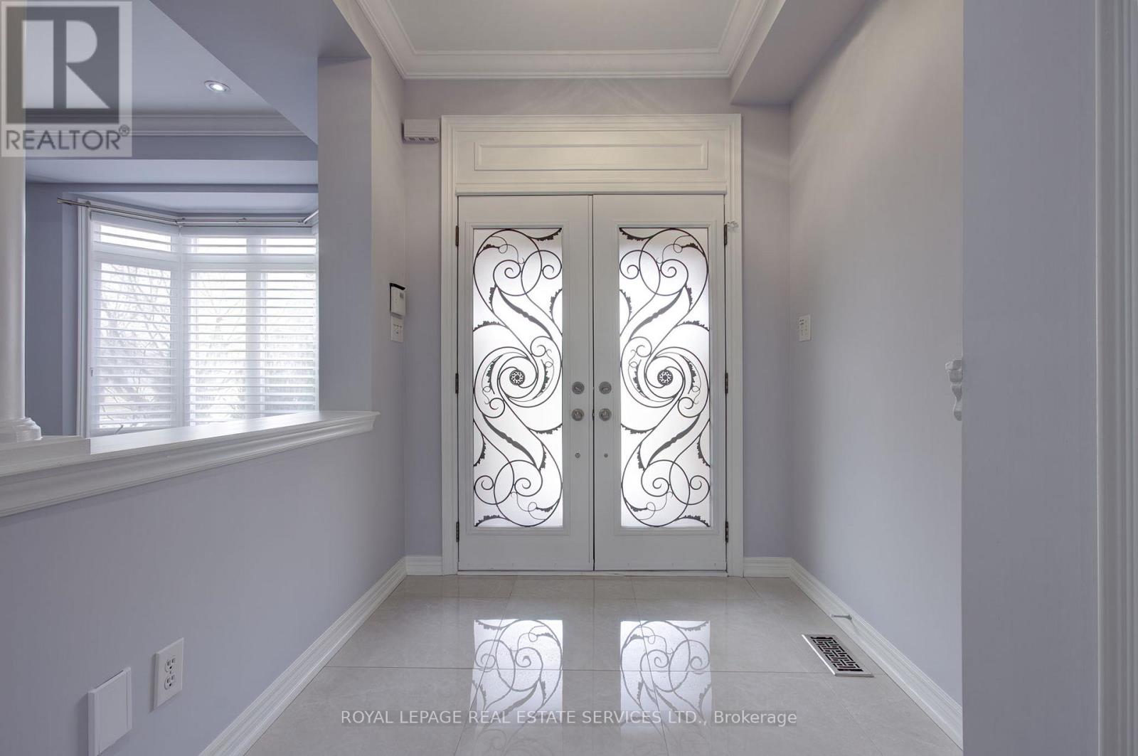Property at 393 BURLOAK DRIVE image 3