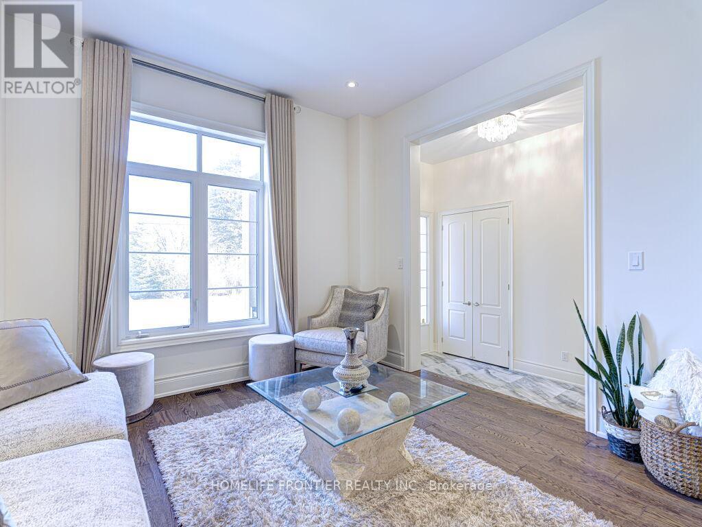 Property at 163 HILLSVIEW DRIVE image 4