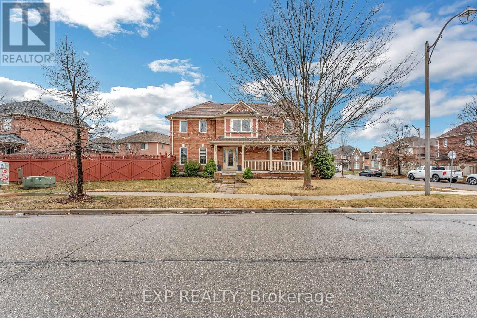 Property at 169 TREELINE BOULEVARD image 4