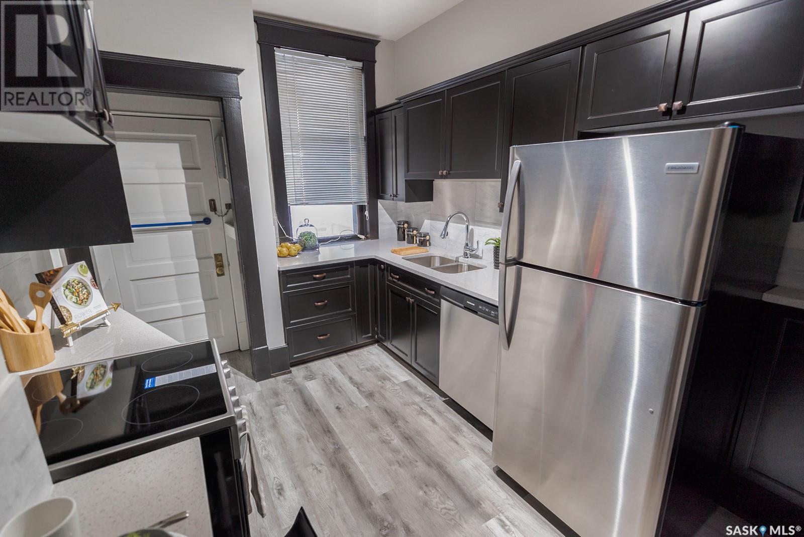 Property at 15 2201 14th AVENUE image 3
