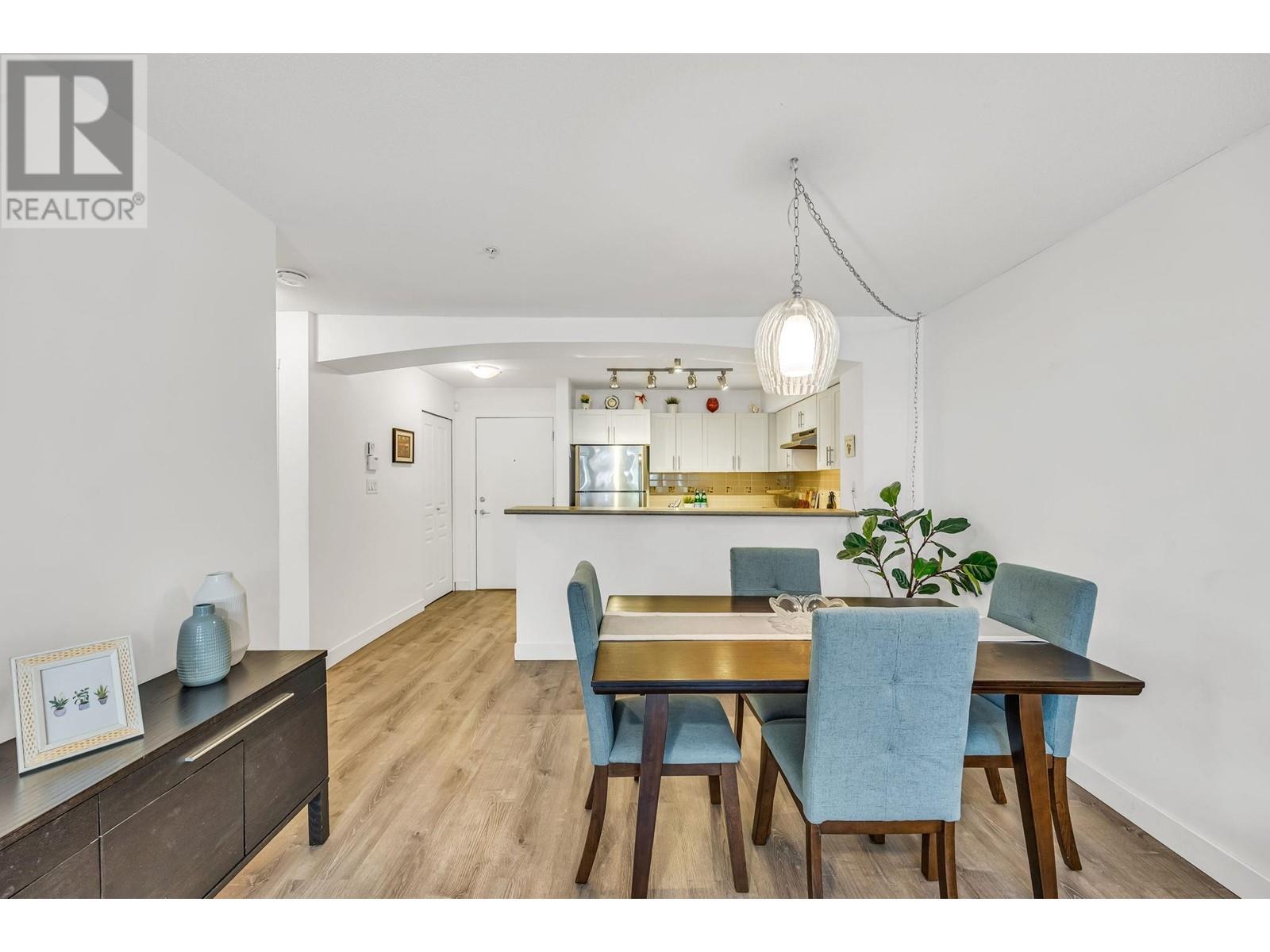 101 2958 Whisper Way, Coquitlam, British Columbia  V3E 3S7 - Photo 10 - R2986635