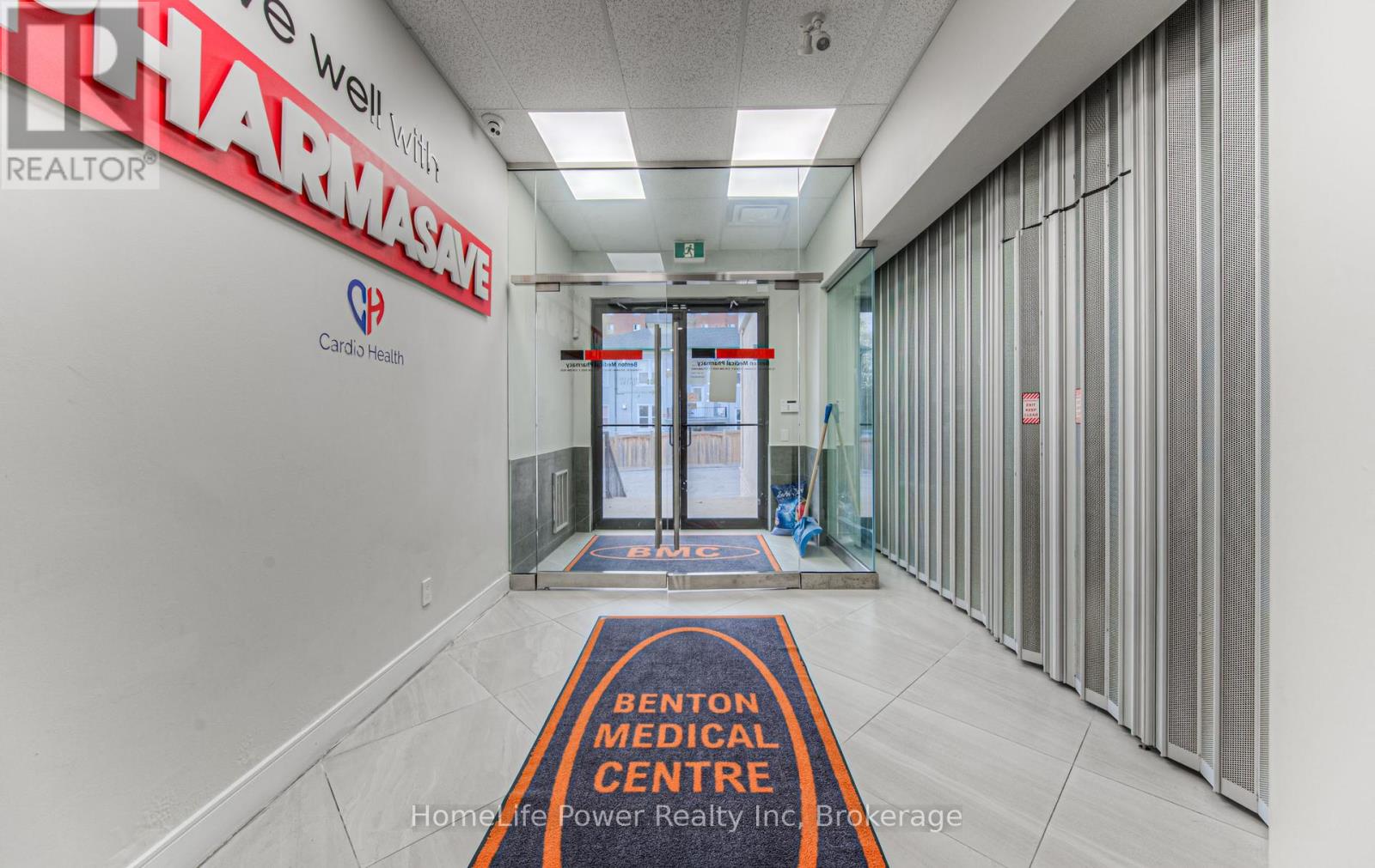 51 Benton Street, Kitchener, Ontario  N2G 3H1 - Photo 13 - X12066311