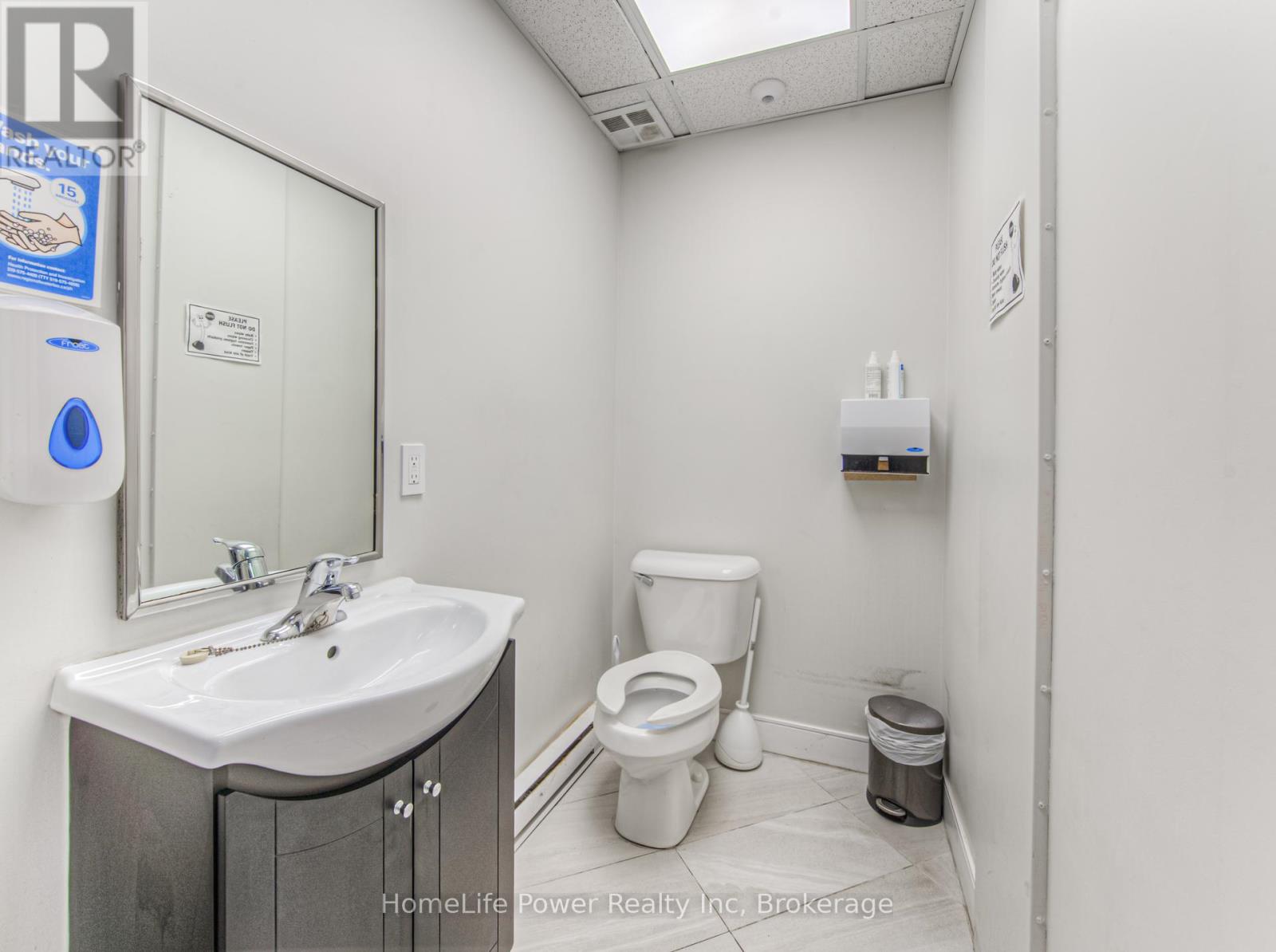 51 Benton Street, Kitchener, Ontario  N2G 3H1 - Photo 19 - X12066311