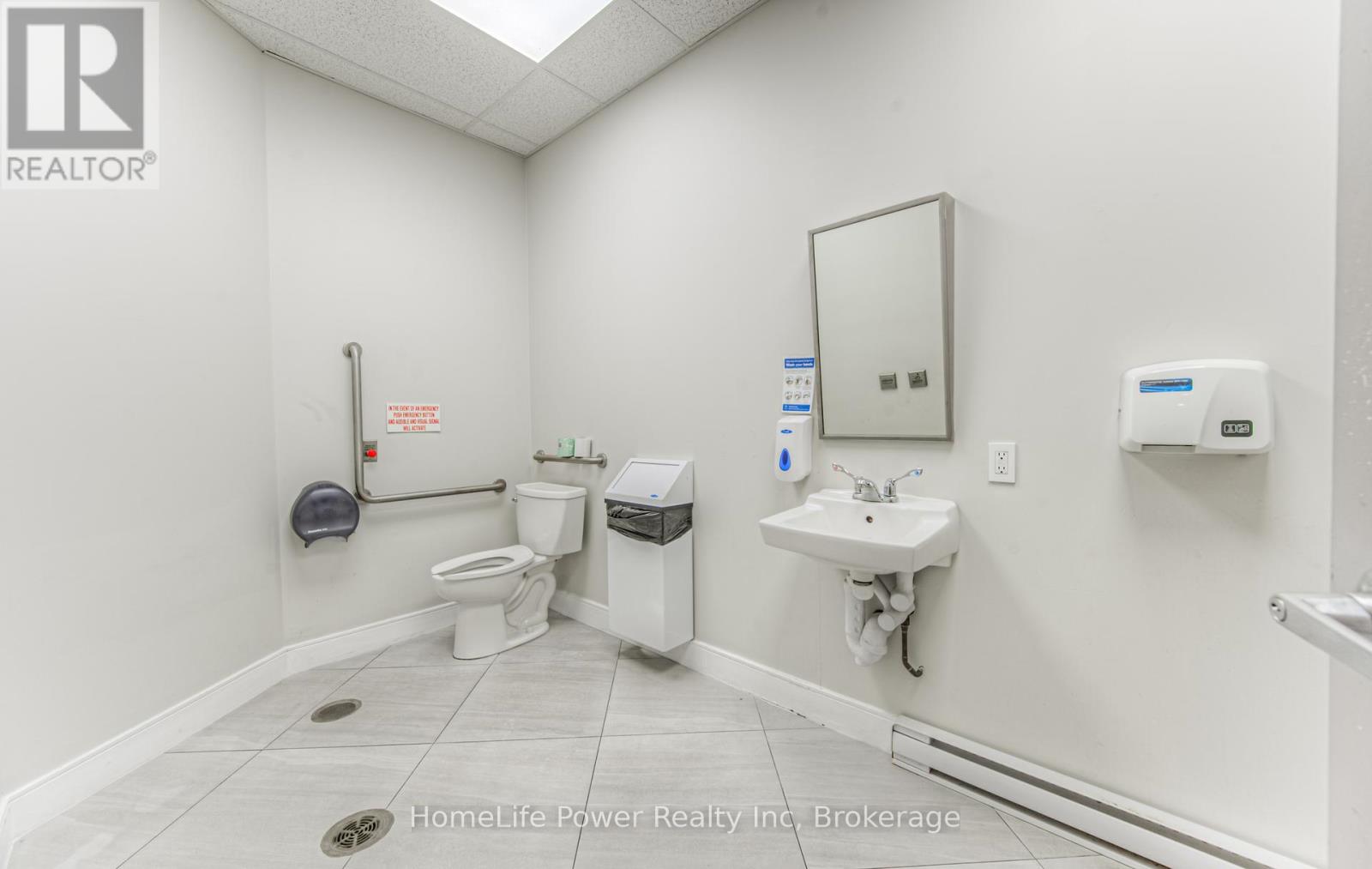 51 Benton Street, Kitchener, Ontario  N2G 3H1 - Photo 21 - X12066311