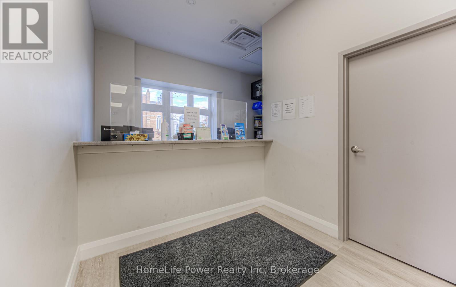 51 Benton Street, Kitchener, Ontario  N2G 3H1 - Photo 29 - X12066311