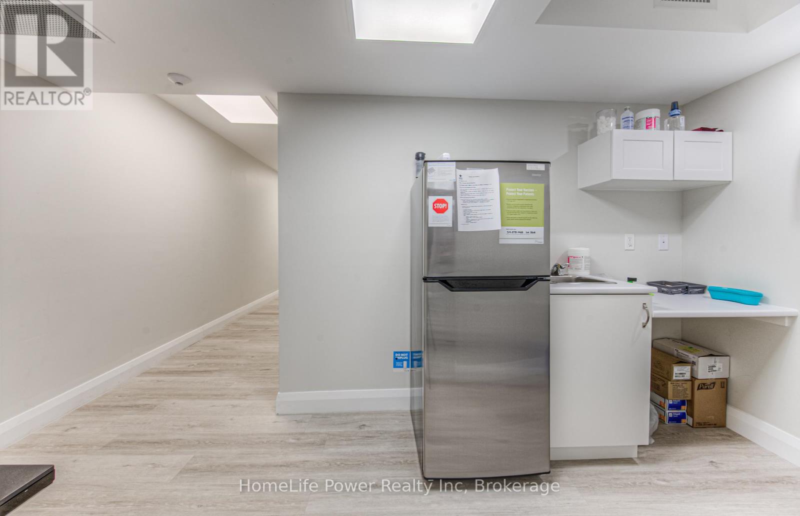 51 Benton Street, Kitchener, Ontario  N2G 3H1 - Photo 34 - X12066311