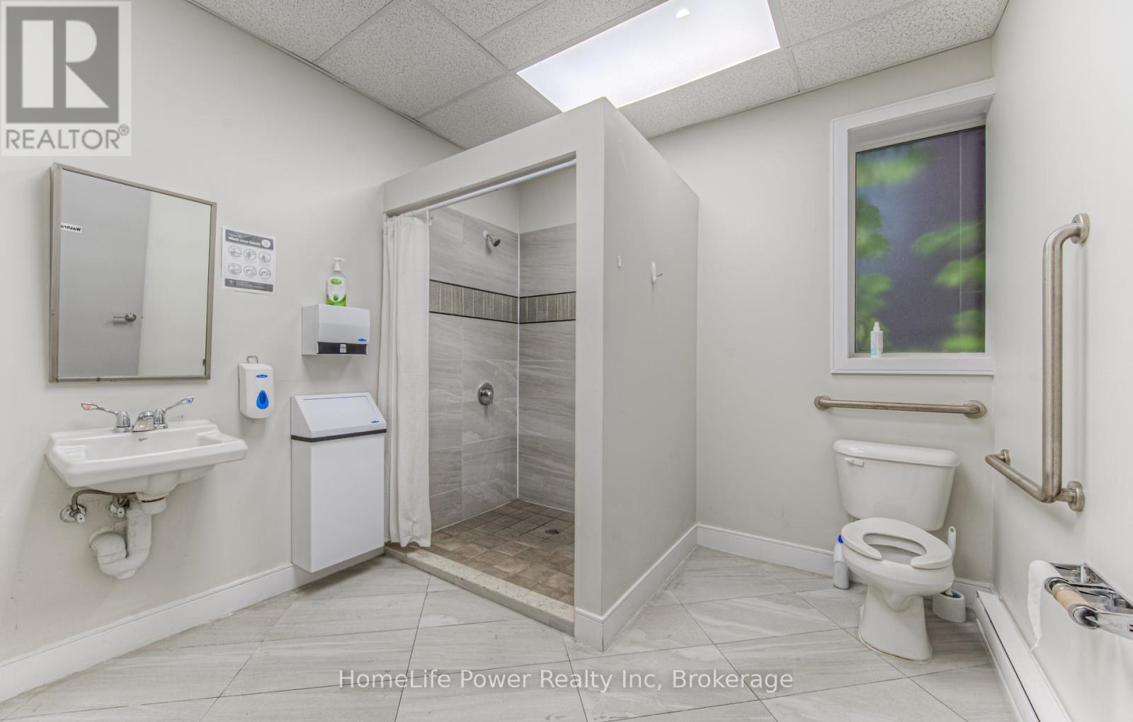51 Benton Street, Kitchener, Ontario  N2G 3H1 - Photo 44 - X12066311