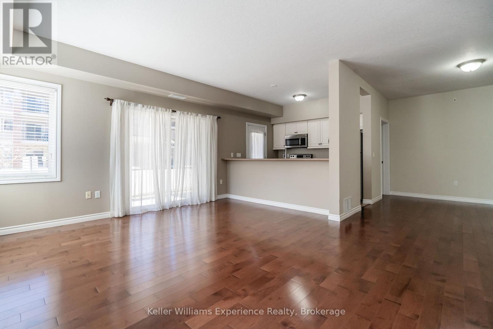 101 - 19b Yonge Street N, Springwater, Ontario  L0L 1P0 - Photo 11 - S12066360