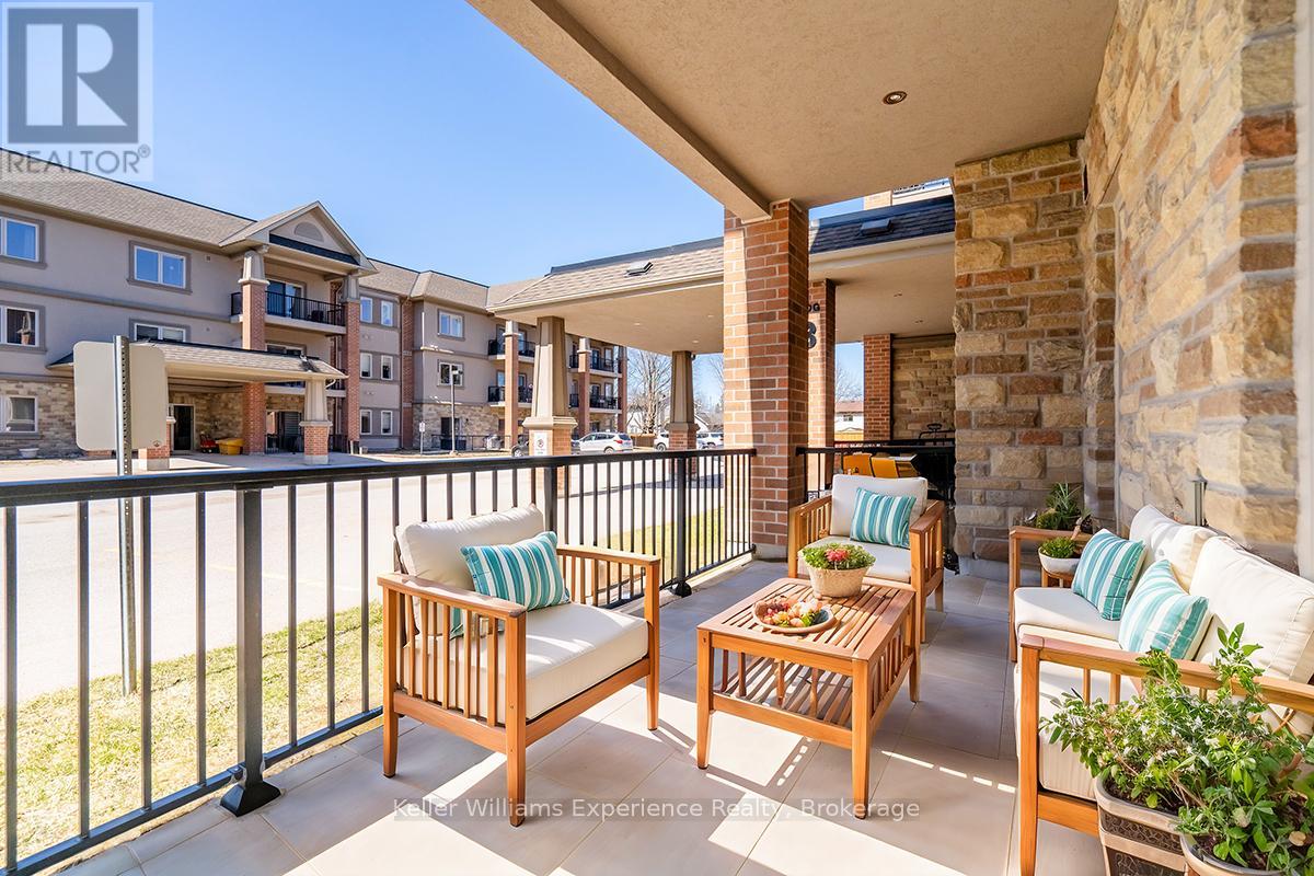 101 - 19b Yonge Street N, Springwater, Ontario  L0L 1P0 - Photo 12 - S12066360