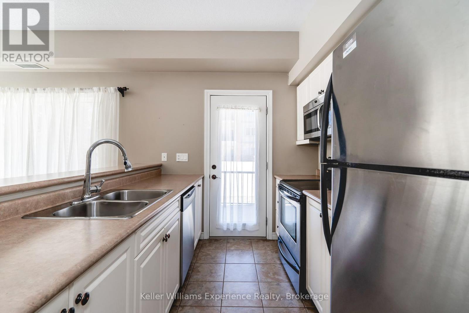 101 - 19b Yonge Street N, Springwater, Ontario  L0L 1P0 - Photo 17 - S12066360