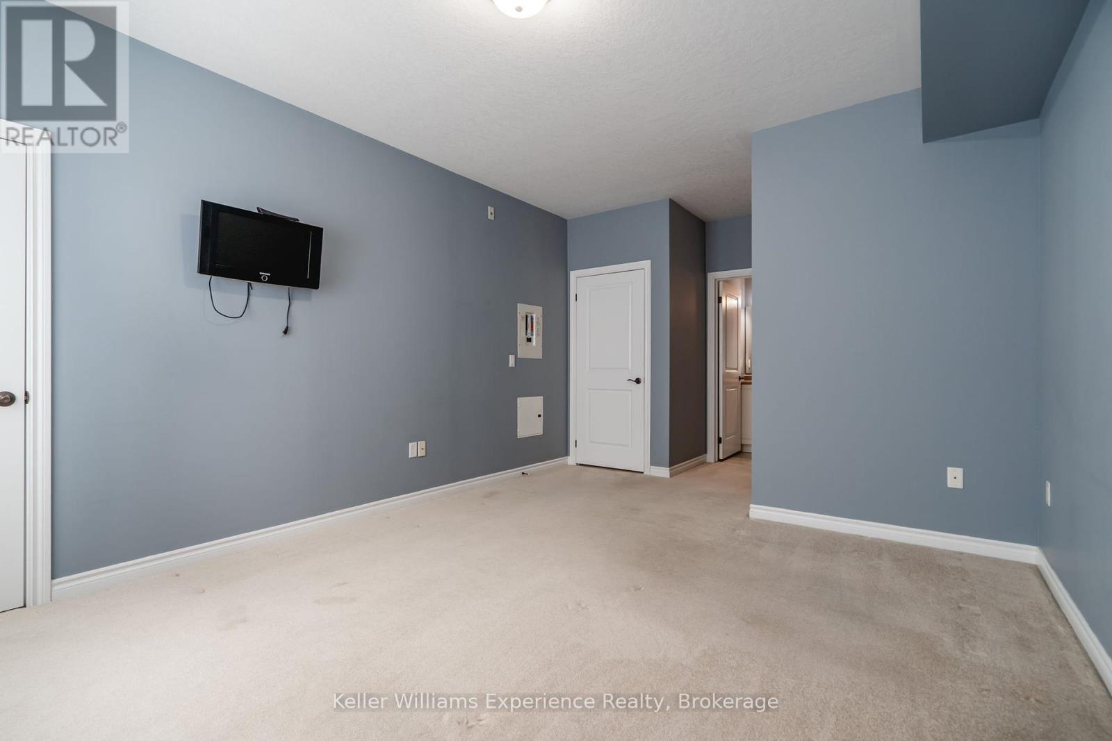 101 - 19b Yonge Street N, Springwater, Ontario  L0L 1P0 - Photo 25 - S12066360