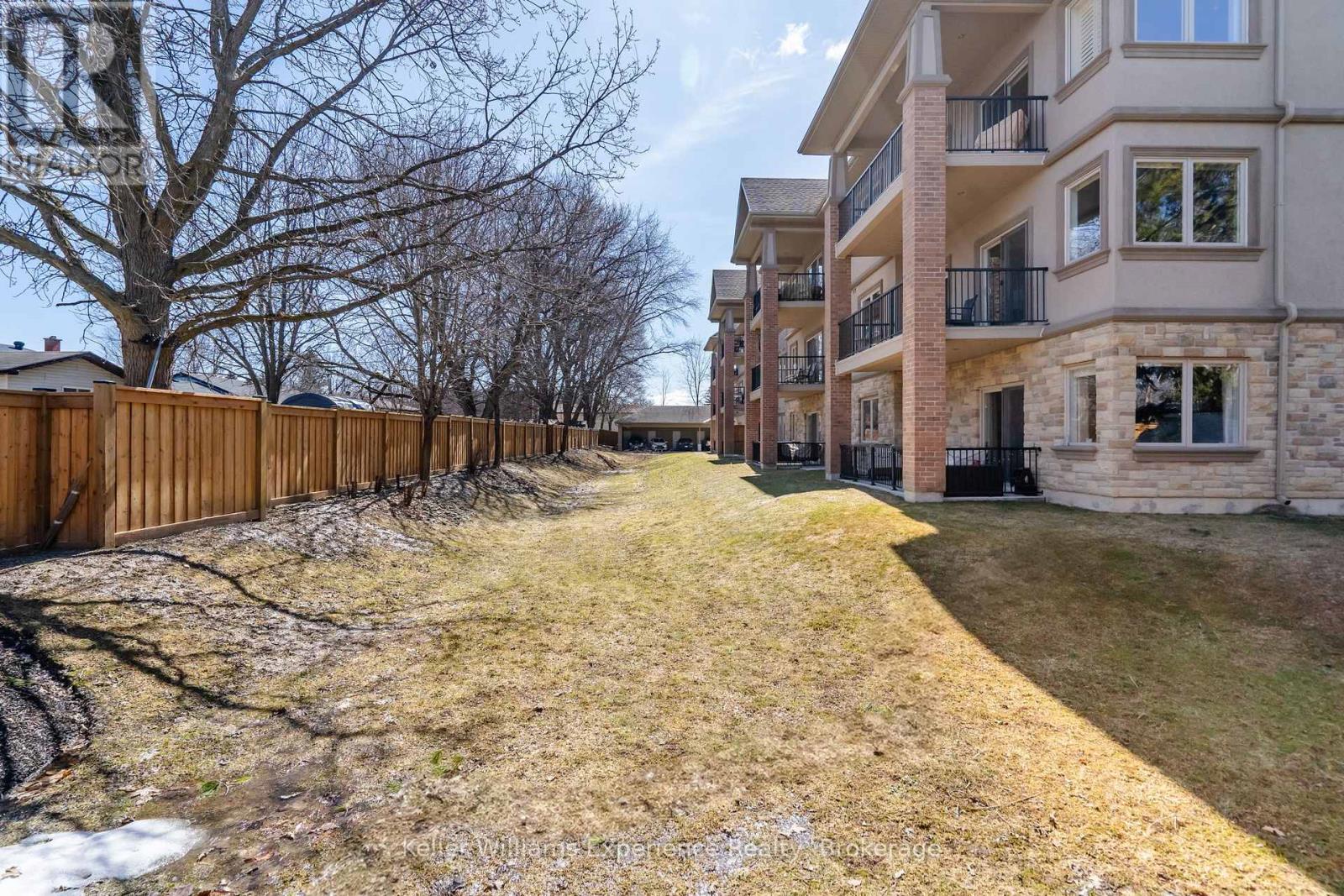 101 - 19b Yonge Street N, Springwater, Ontario  L0L 1P0 - Photo 34 - S12066360