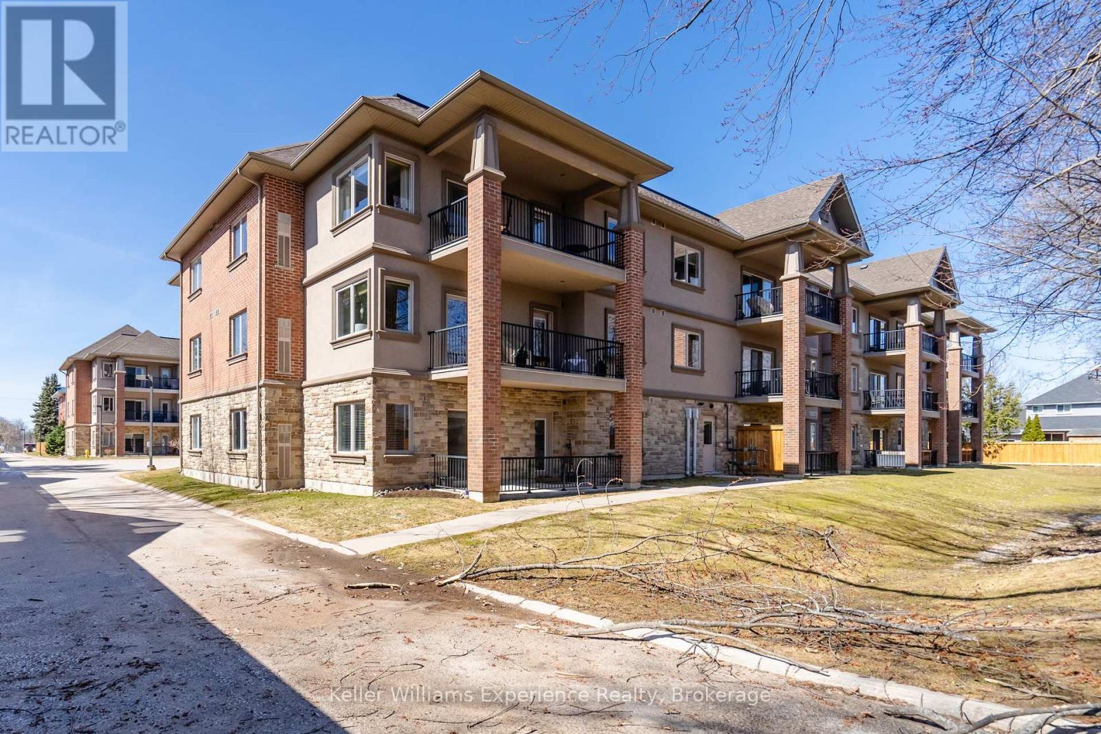 101 - 19b Yonge Street N, Springwater, Ontario  L0L 1P0 - Photo 36 - S12066360
