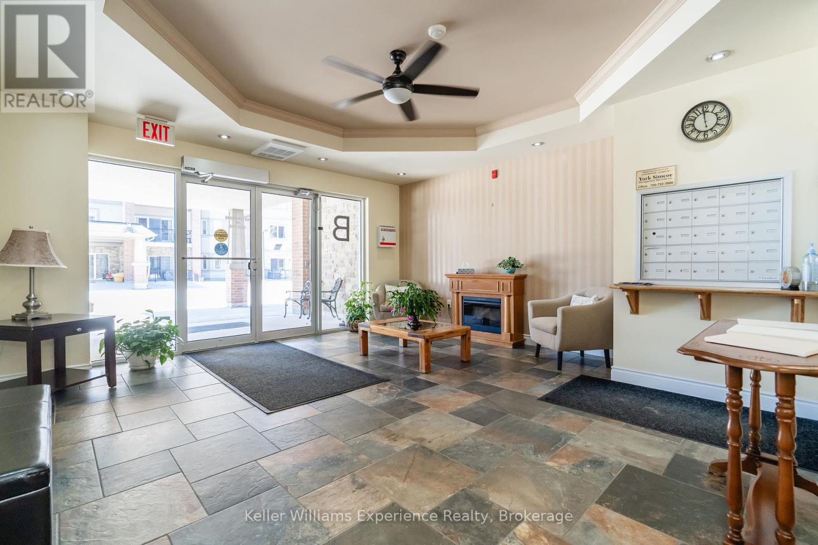 101 - 19b Yonge Street N, Springwater, Ontario  L0L 1P0 - Photo 4 - S12066360