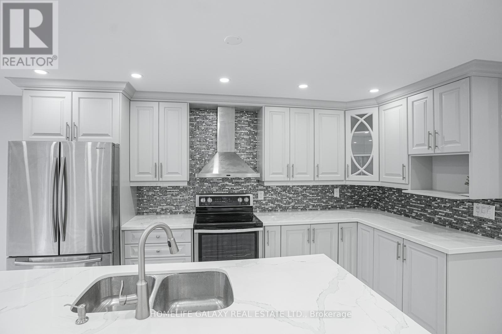 118 Dean Park Road, Toronto, Ontario  M1B 3E6 - Photo 8 - E12063450