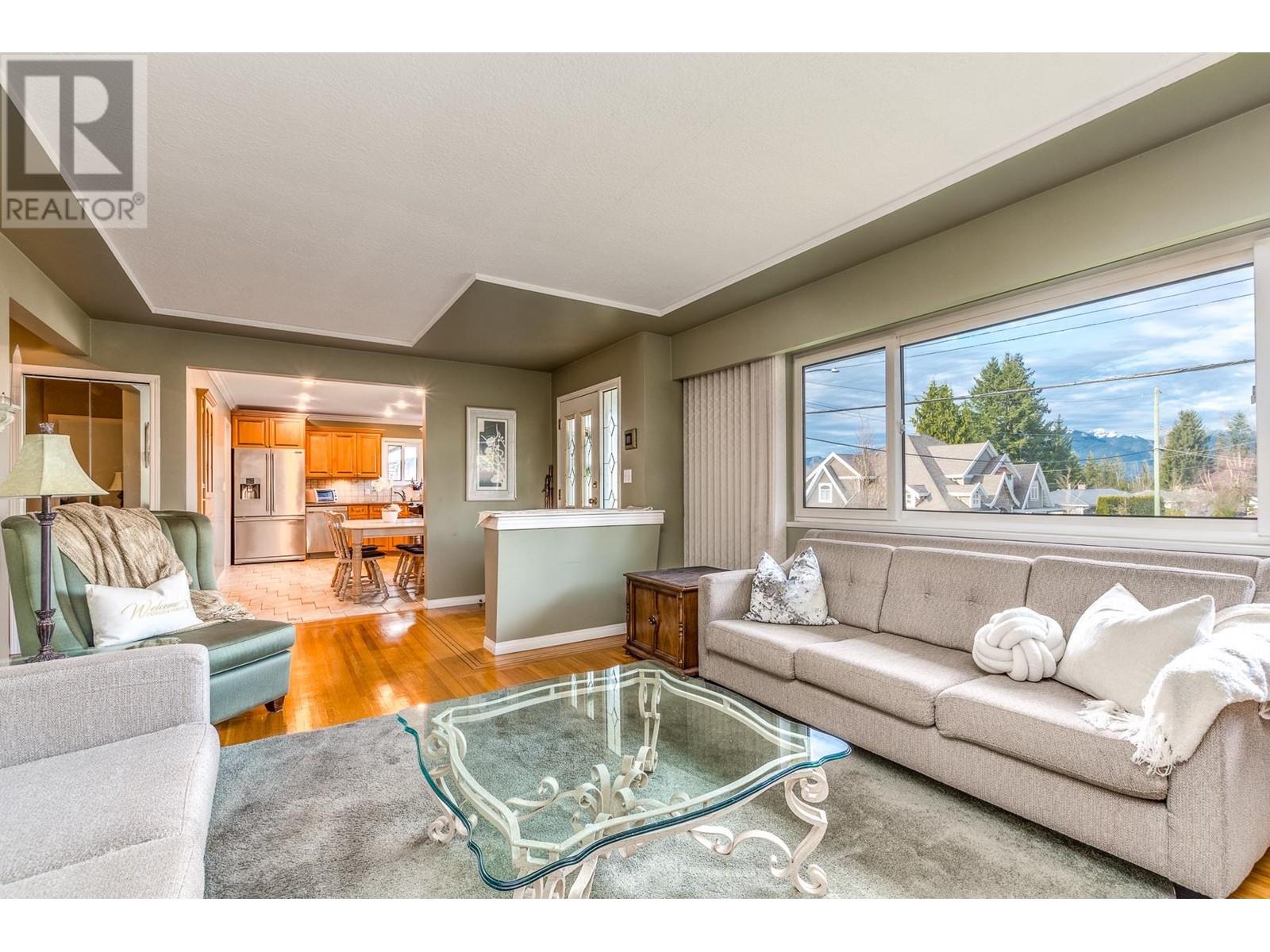 Property at 940 SPENCE AVENUE image 4