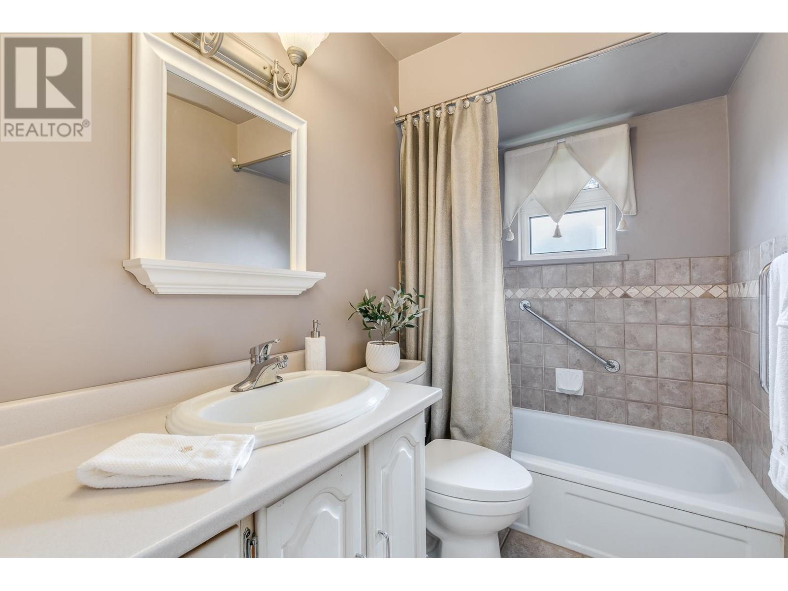 940 Spence Avenue, Coquitlam, British Columbia  V3J 4V5 - Photo 11 - R2955375