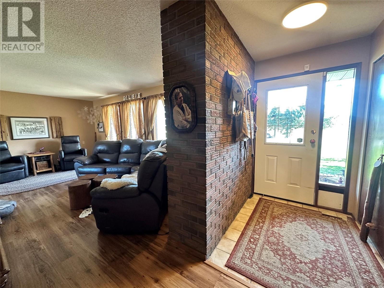Property at 4575 Centre Road image 4
