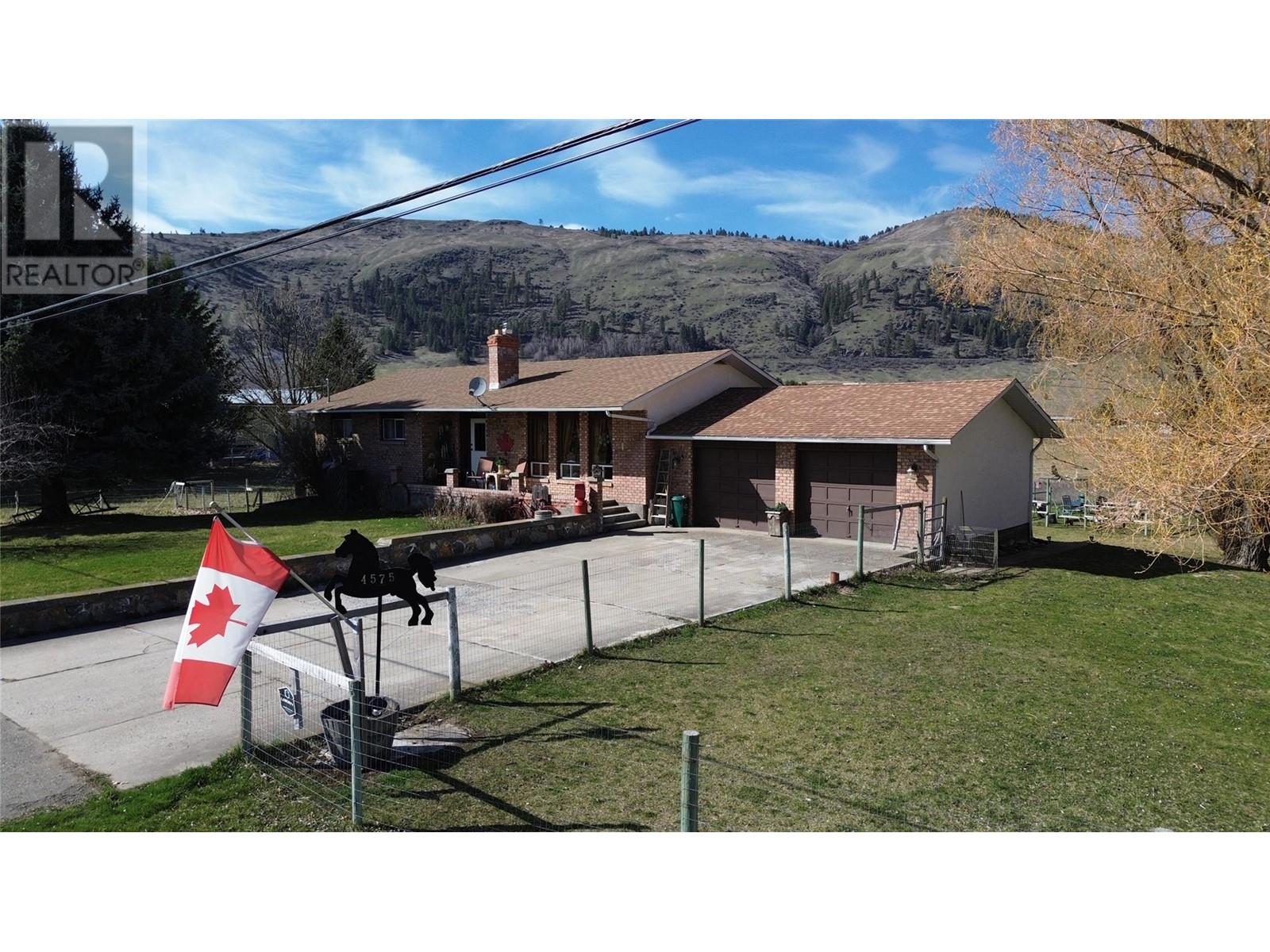 Property at 4575 Centre Road image 2