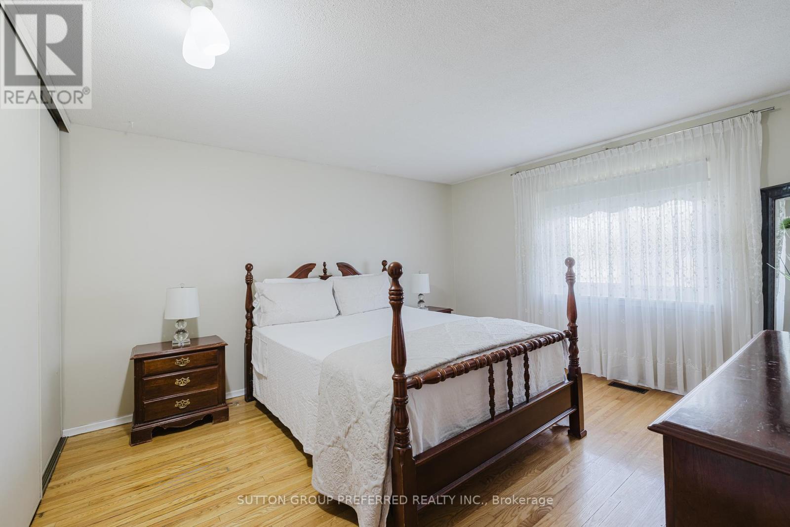 Photo 17 of 48 for 120 Fanshawe Park Road W