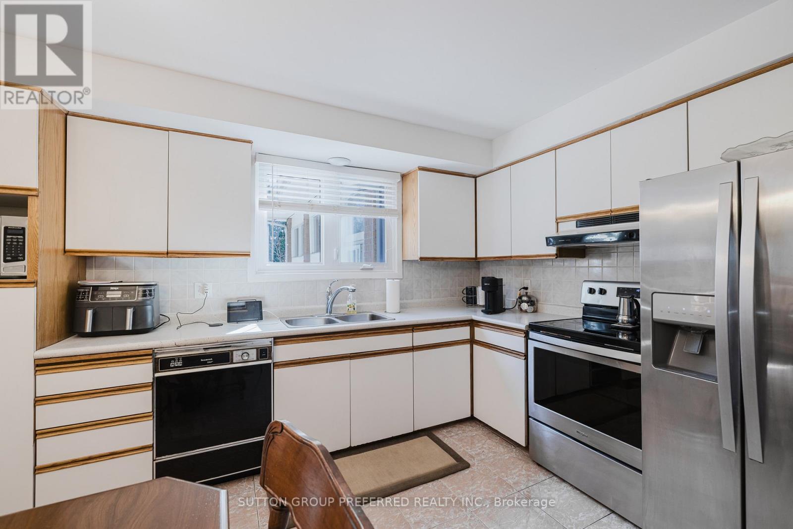120 Fanshawe Park Road W, London, Ontario  N6G 5C4 - Photo 14 - X12065893
