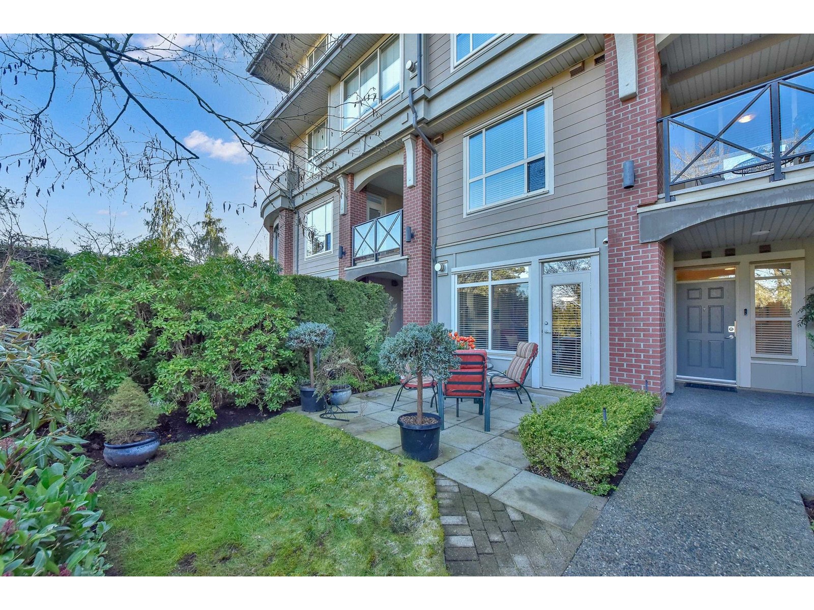 102 1787 154 Street, Surrey, British Columbia  V4A 4S1 - Photo 1 - R2961639