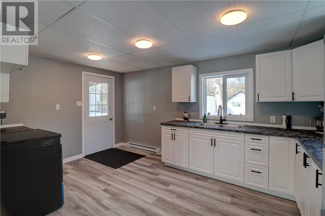 419 Aberdeen Street, Massey, Ontario  P0P 1P0 - Photo 16 - 2121552