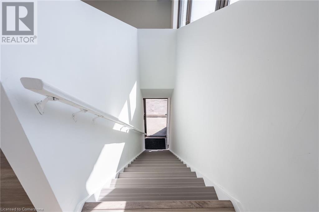 237 Parkdale Avenue N Unit# 2nd Floor, Hamilton, Ontario  L8H 5X4 - Photo 8 - 40714347
