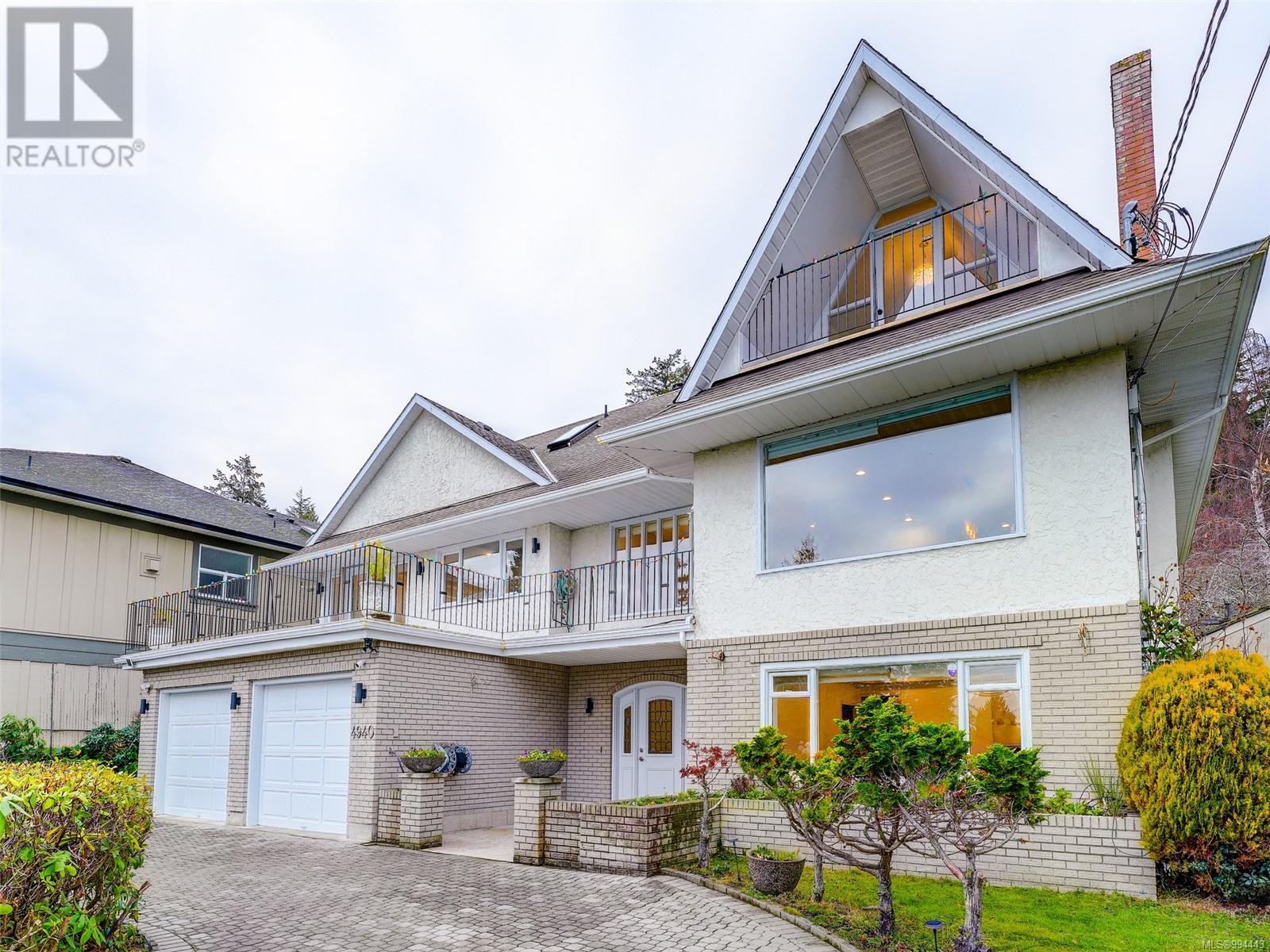 Property at 4940 Cordova Bay Rd image 5