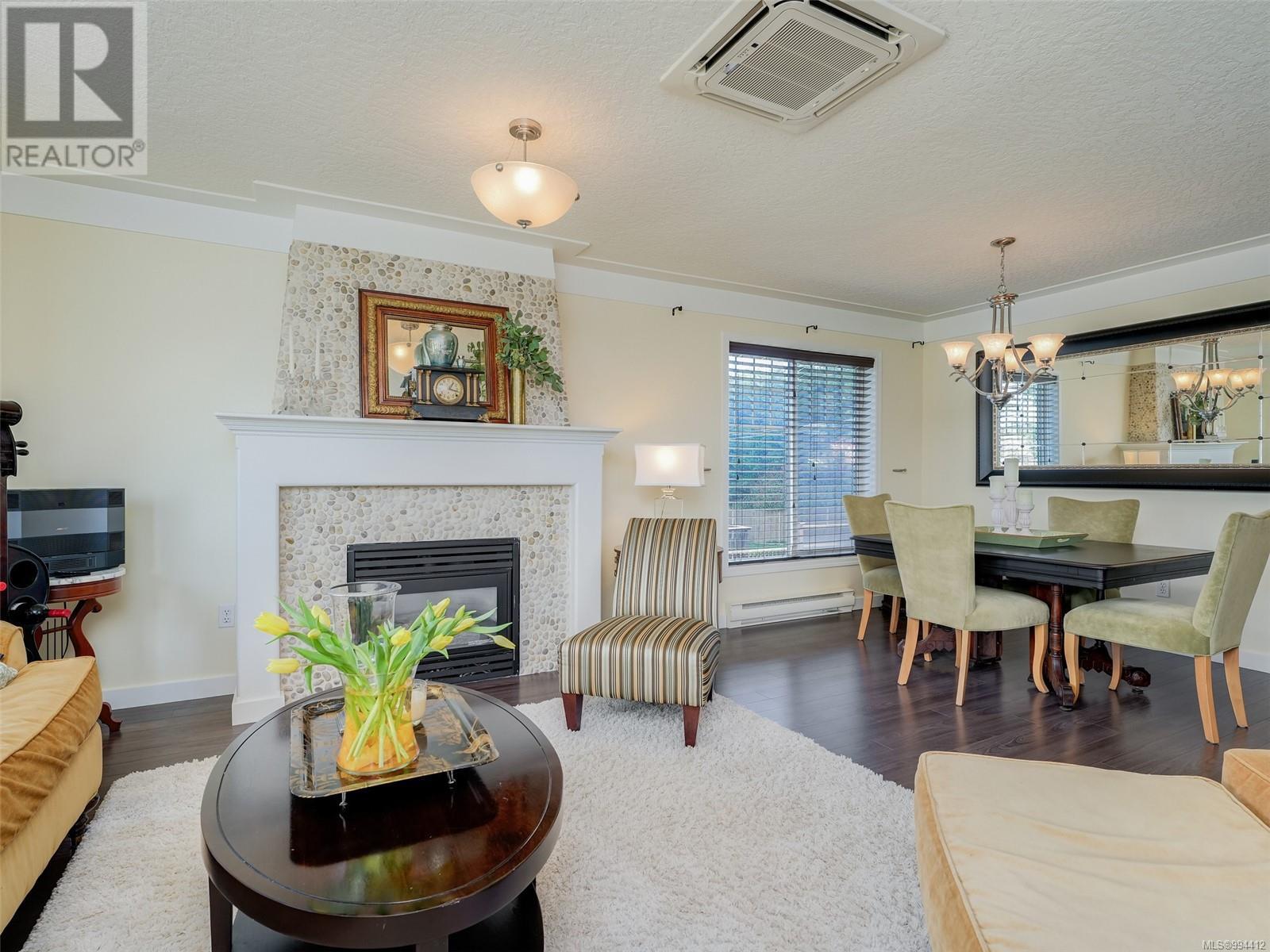 Property at 919 Lodge Ave image 2